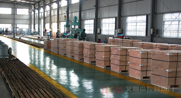 Wooden crate shipment